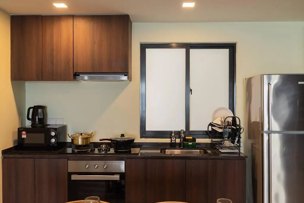 Family Seaview Suite With 3 Rooms By The Only Bnb Tanjung Tokong 0*,  Ma­lay­sia